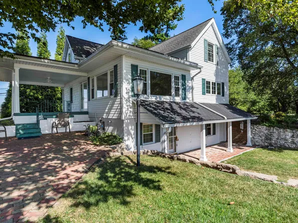 8009 Petersburg Rd, Evansville, IN 47725