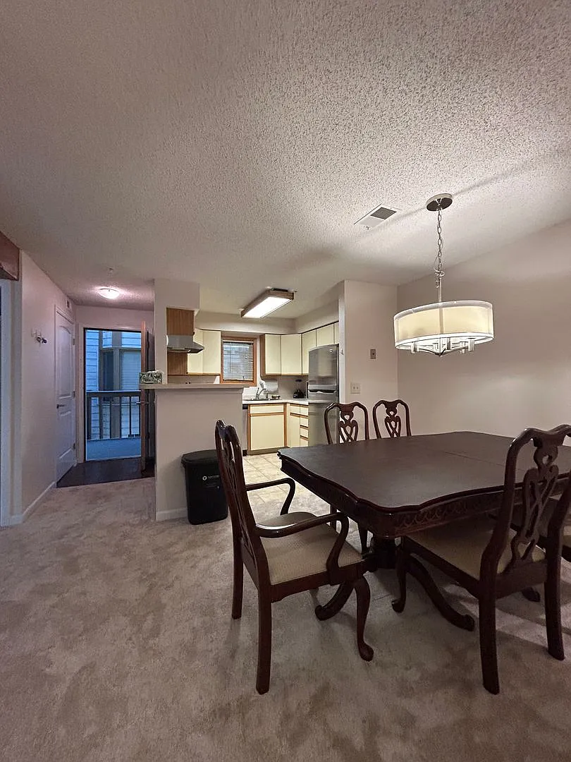 Partially-furnished 1 Bedroom + Office Close to CU -- Utilities included! — Photo 3