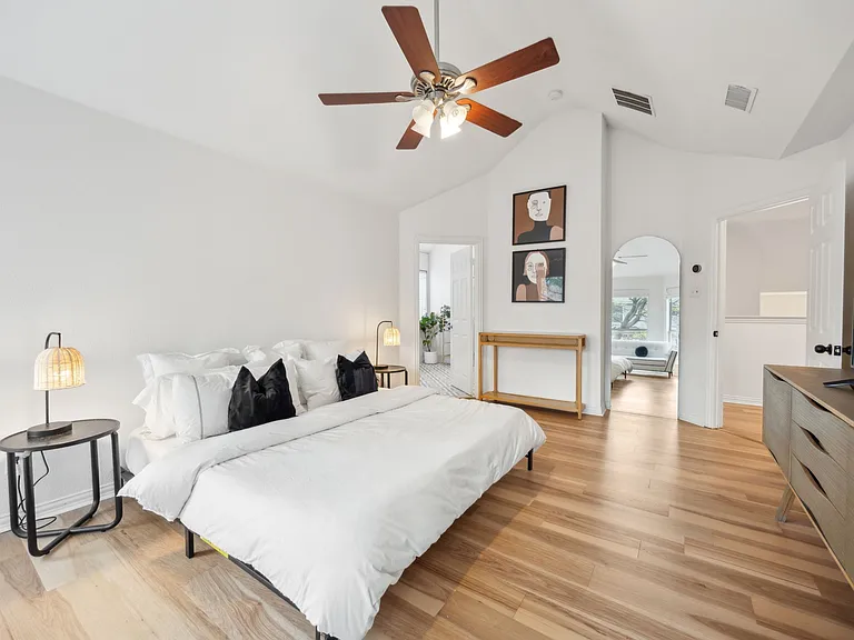 516 Crutcher Xing — Photo 14