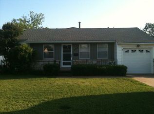 304 Russell Dr, Midwest City, OK 73110