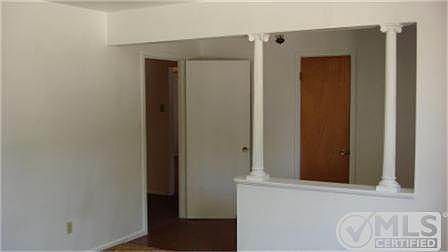 4th image of 208 Hallbrook Dr