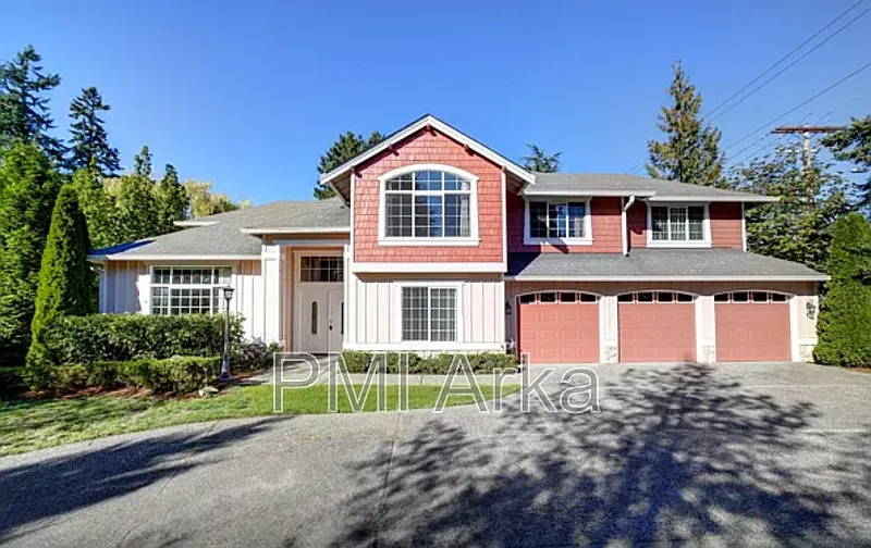 4 bed, 3.5 bath, 3000 sqft, $6,495 — Photo 1