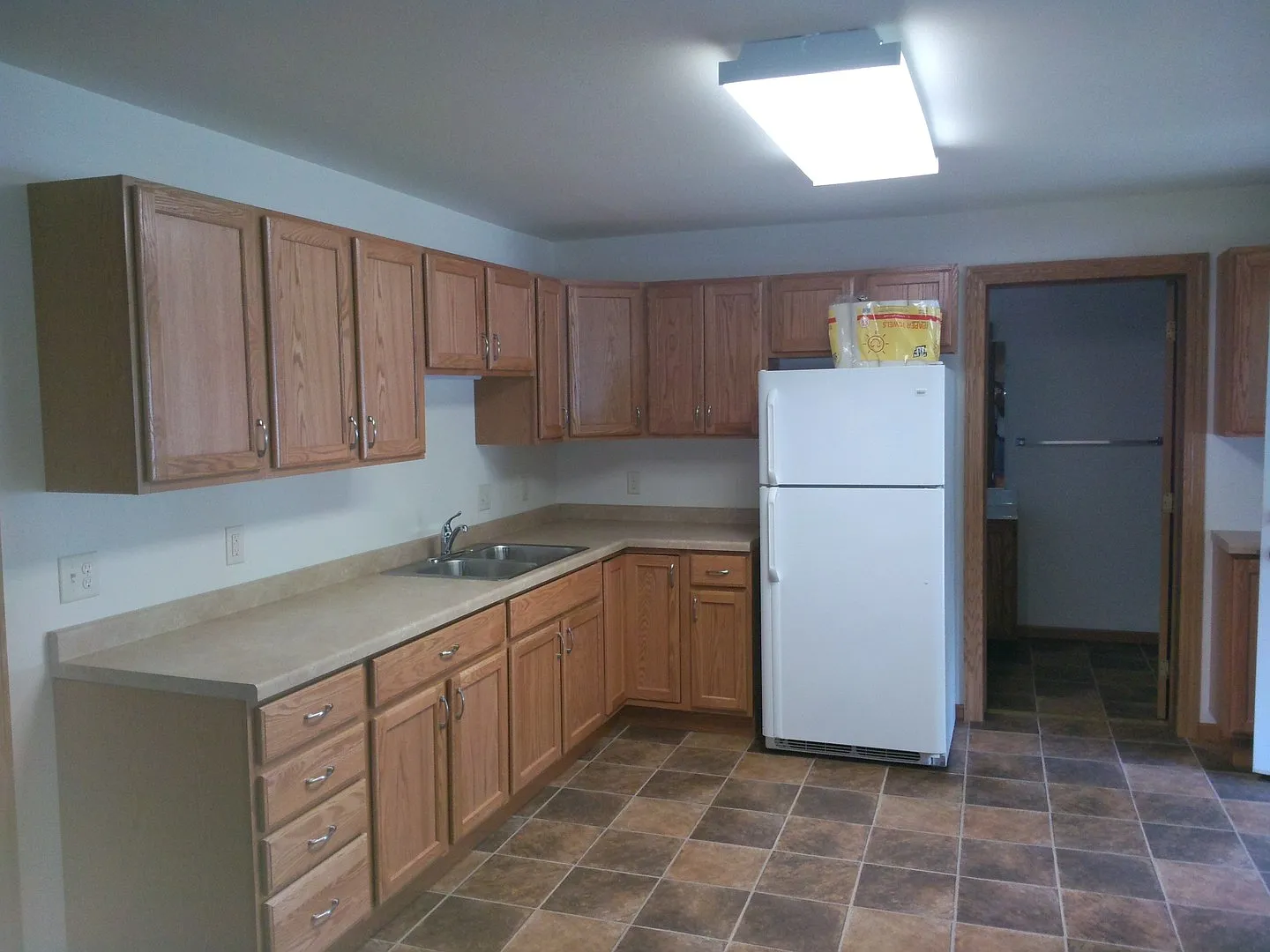 2 bed, 836 sqft, $950 — Photo 2