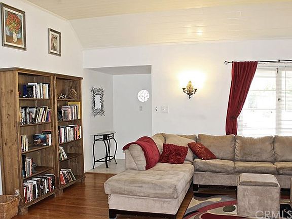 4th image of 10444 Cumpston St