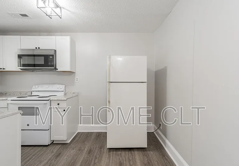 2517 Hemphill St #2 — Photo 16