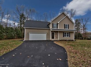 4 Walden Dr, Mountain Top, PA 18707