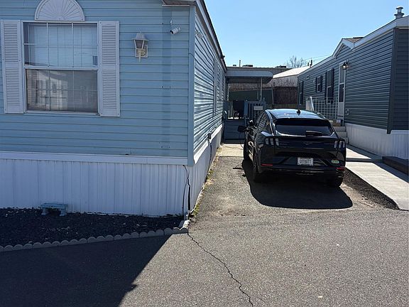 2nd image of 2701 Goethals Road N #H4