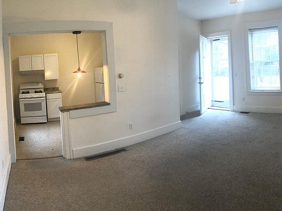 4th image of 223 N River St APT 6