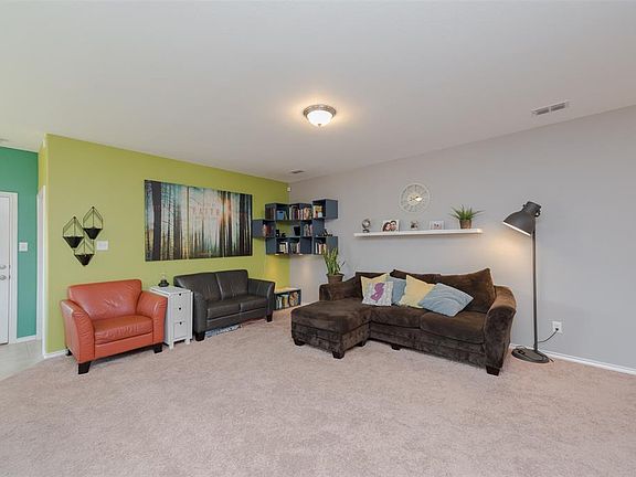 4th image of 314 Triple Crown Ln