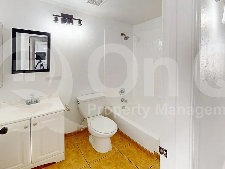 15601 N 30th St #5 — Photo 11