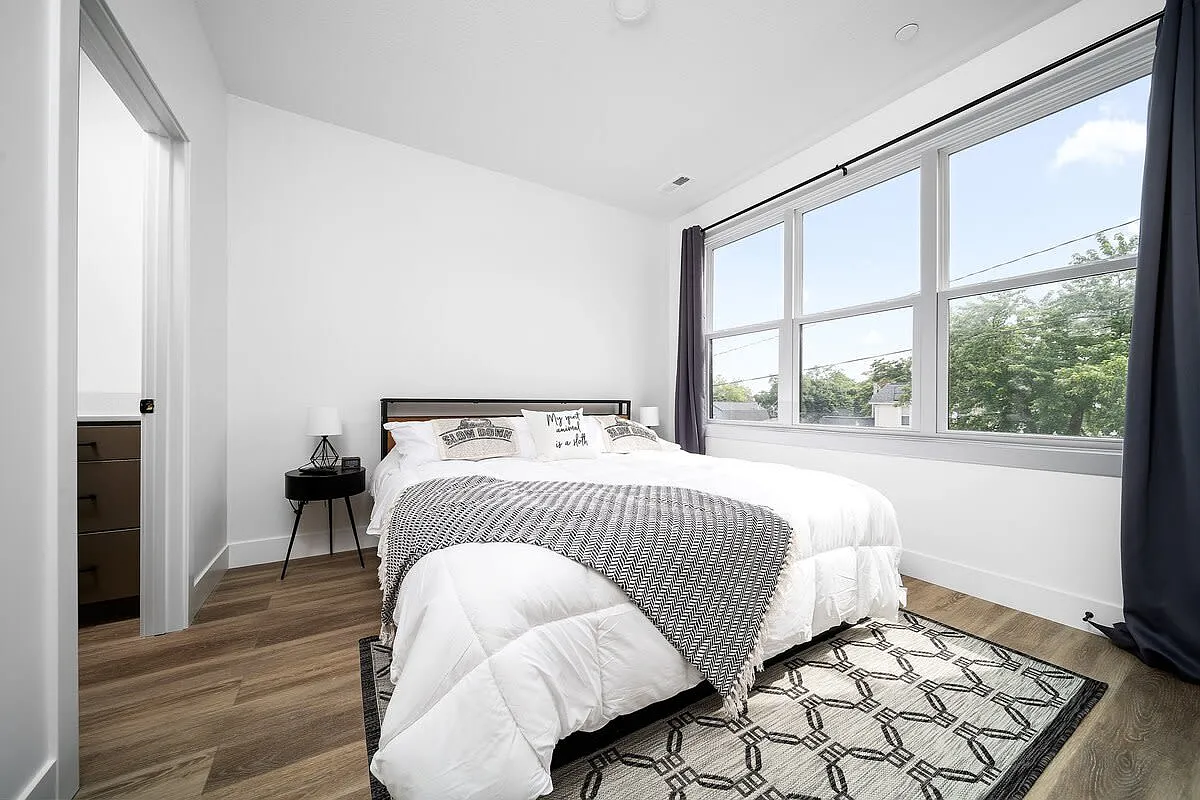 2 bed, 1150 sqft, $2,500 — Photo 1