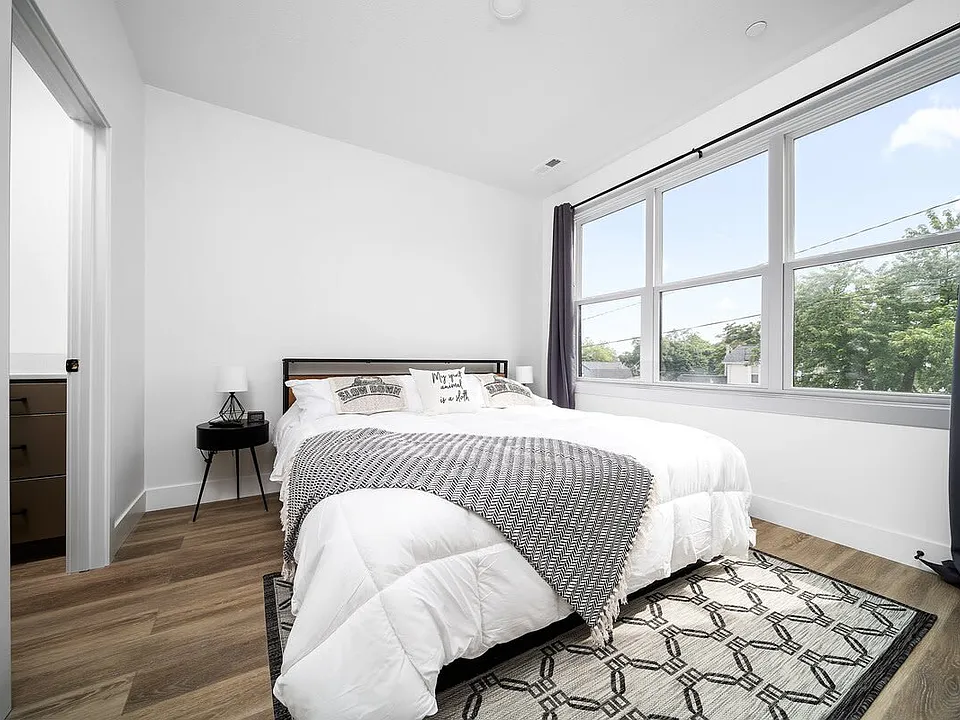 902 W Front St #304