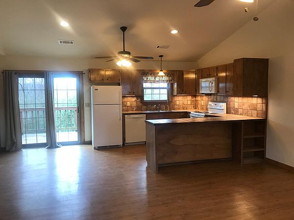 2nd image of 131 Littlewoods Ln