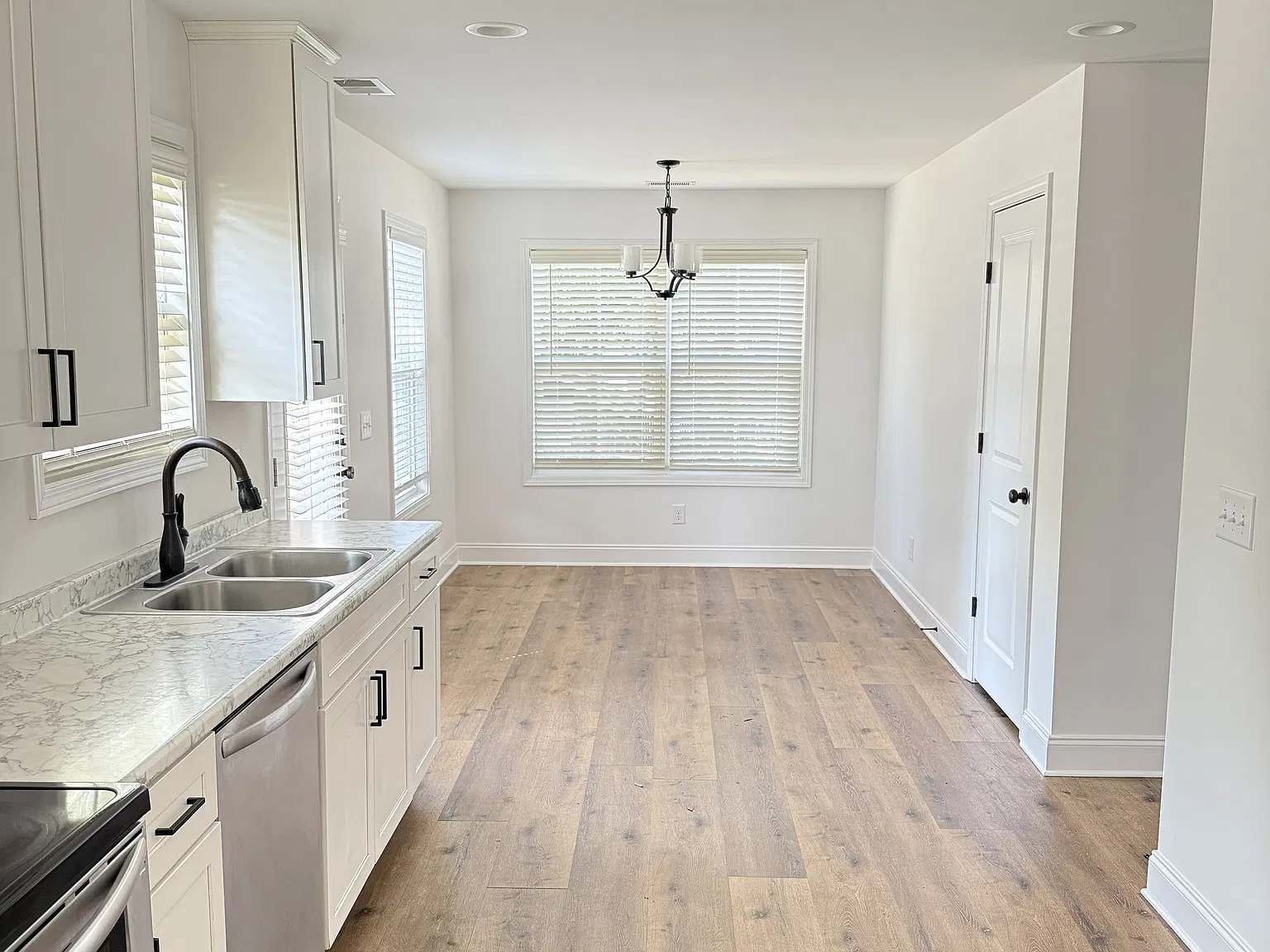 3 bed, 1178 sqft, $1,850 — Photo 4