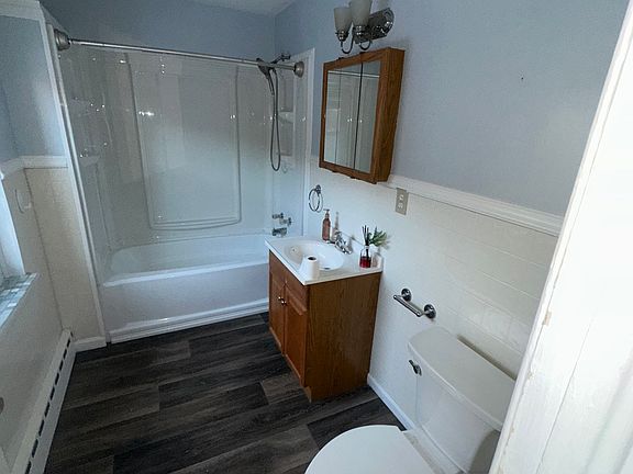 5th image of 54 N Goodwin Ave #1