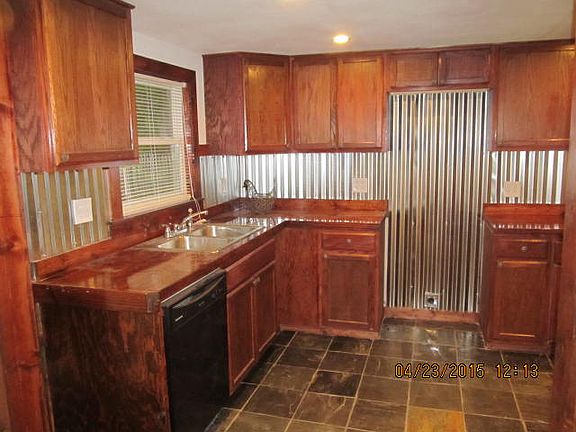 Western style decor and many updates