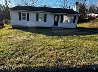 8222 Willow Creek Dr, Roanoke, VA 24019