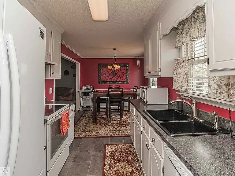 303 Kuwicki Rd — Photo 7