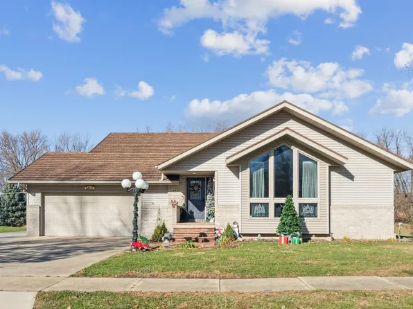 1215 3rd St NE, Oelwein, IA 50662