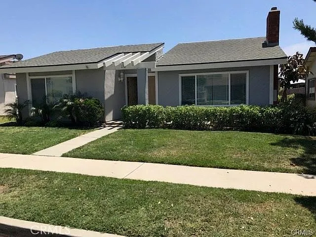 210 Toronto Ave — Photo 1