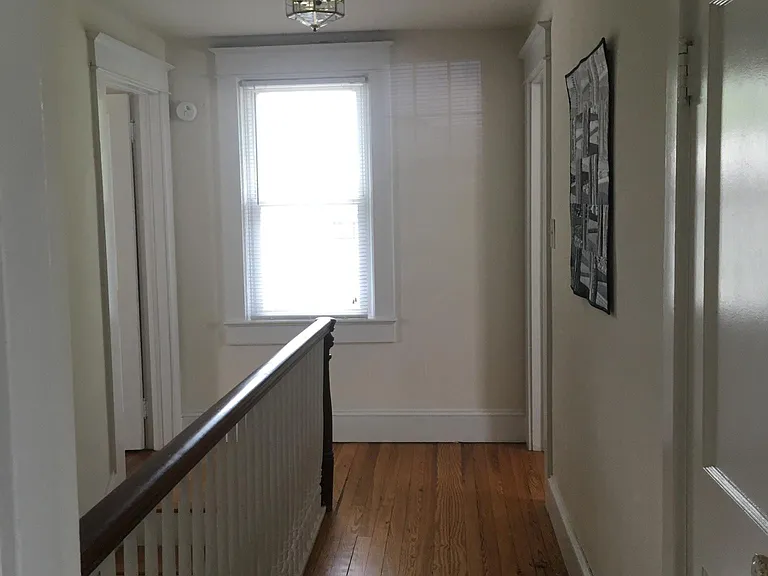 704 SE 2nd St — Photo 12