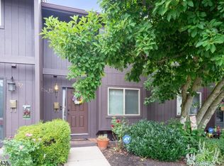 13 Chelsea Way, Bridgewater, NJ 08807
