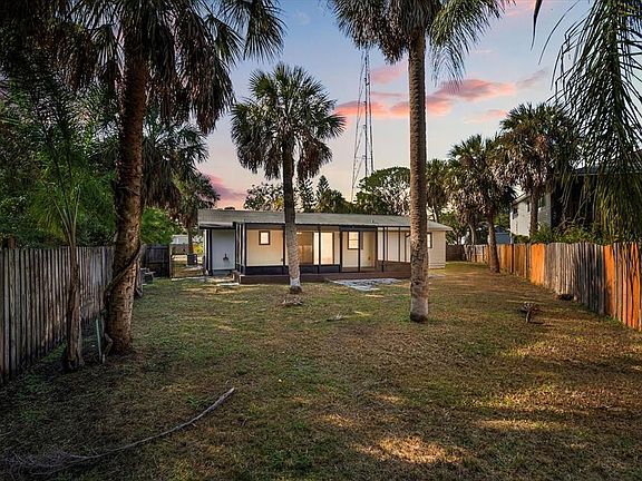 3rd image of 10395 SAN MARTIN BOULEVARD NE