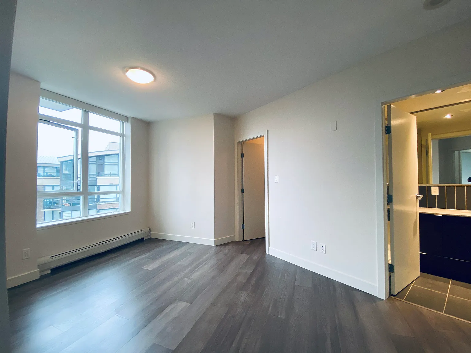 2 bed, 936 sqft, $3,750 — Photo 4