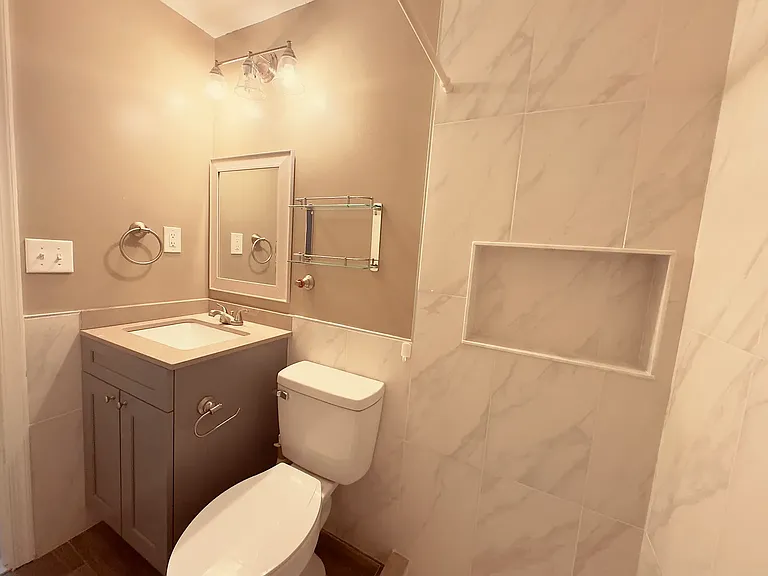 516 Hicks Ave #A — Photo 1