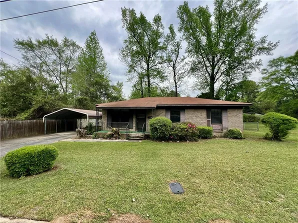 2218 Battle St, Tuskegee Institute, AL 36088