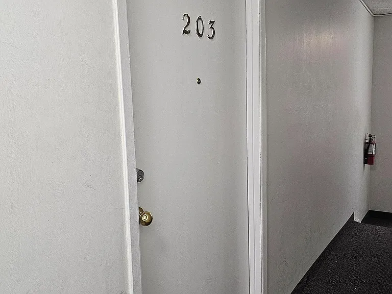 72 Wellesley St E #203 — Photo 23