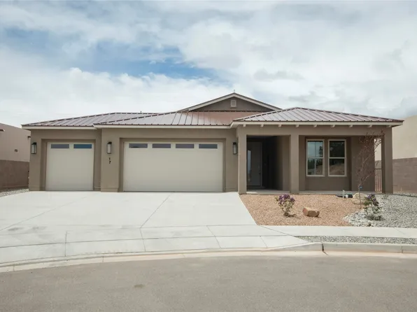 17 Confianza St, Los Alamos, NM 87544