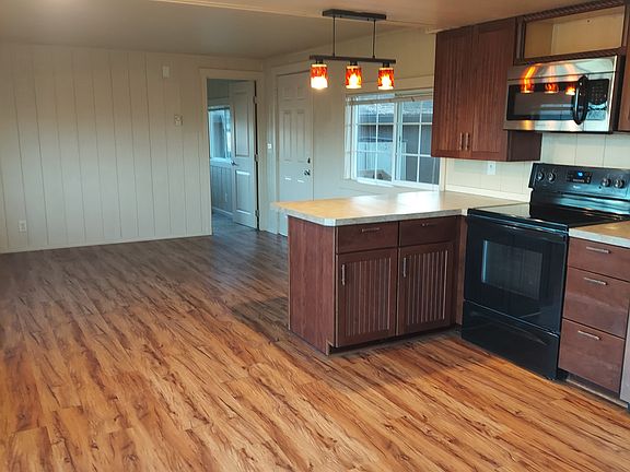 3rd image of 8817 NE 182nd Ave
