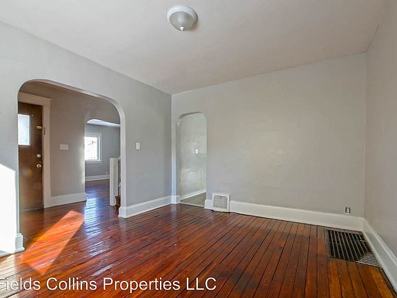 4th image of 1484 Preston Ave
