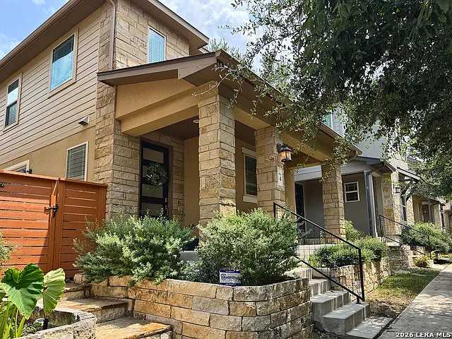 3 bed, 2.5 bath, 2038 sqft, $2,995 — Photo 2