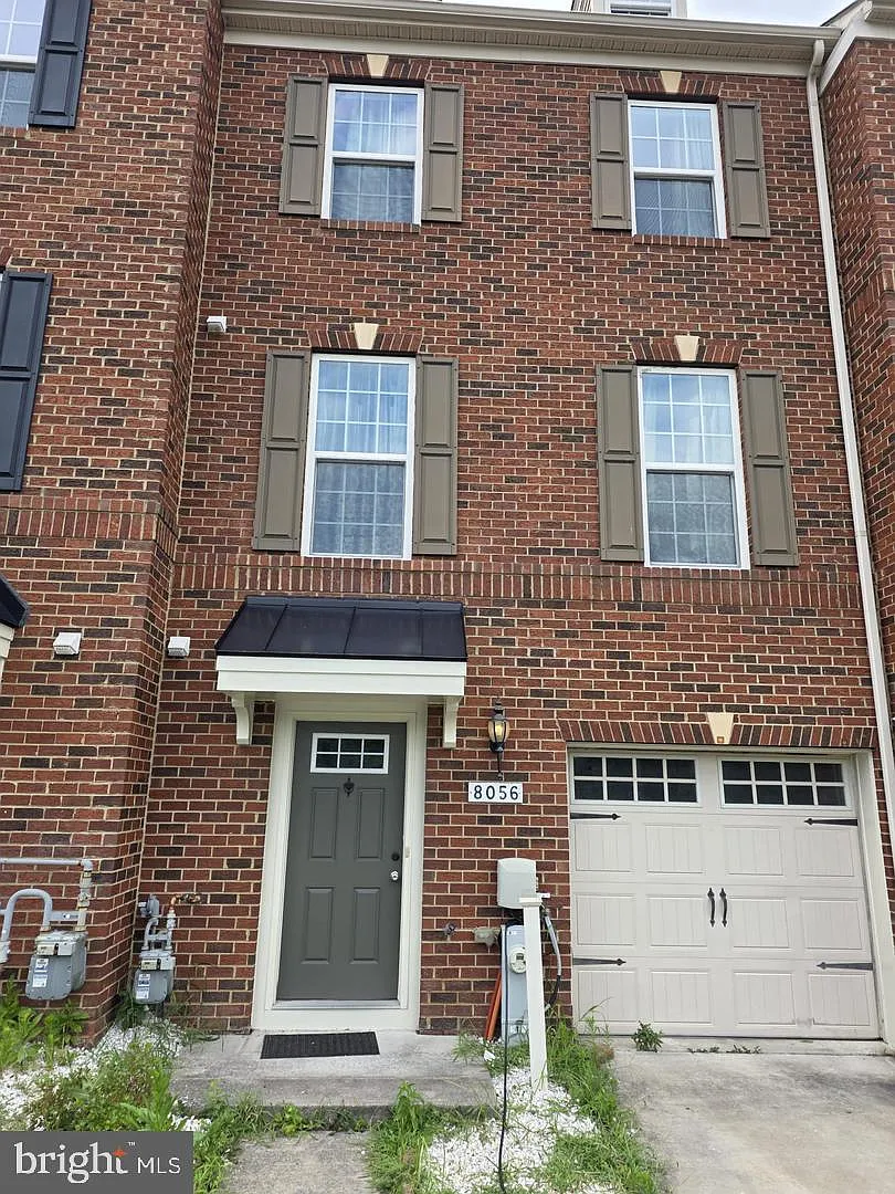 4 bed, 3.5 bath, 2340 sqft, $3,499 — Photo 1