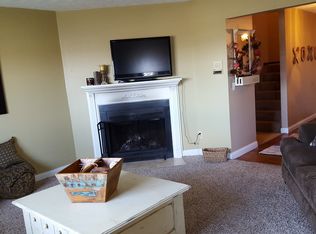 401 Maple Circle Dr, Cincinnati, OH 45246