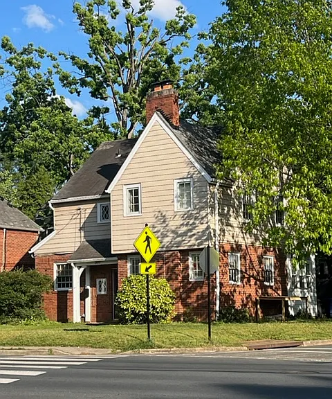 N Pershing Dr — Photo 2