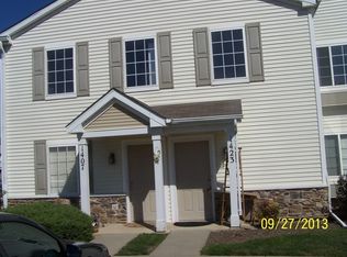 1423 Silverstone Dr, Carpentersville, IL 60110