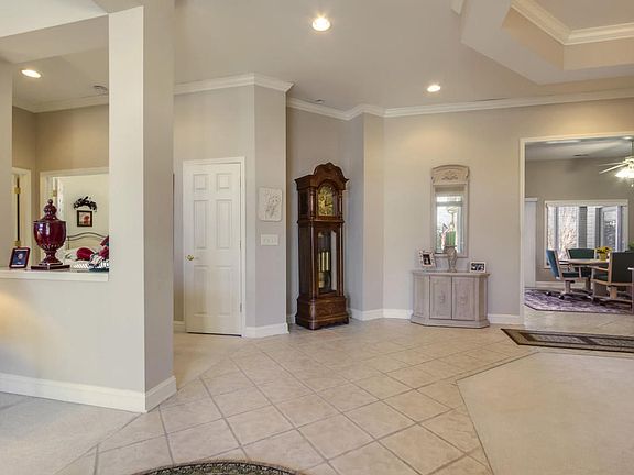 3rd image of 125 Kiowa Way