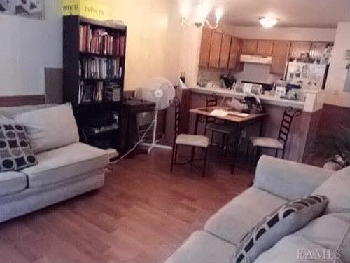 3rd image of 2020 Daly Ave