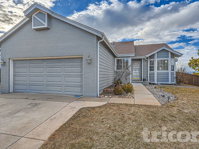 995 Cobblestone Dr — Photo 15
