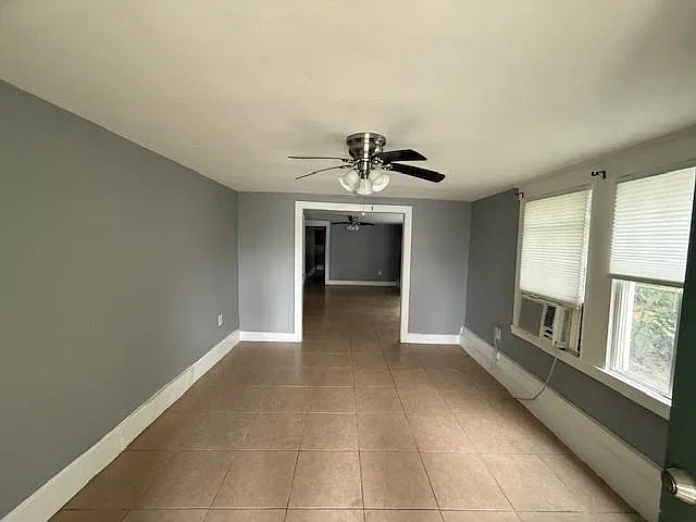1 bed, 1.0 bath, 708 sqft, $1,000 — Photo 2