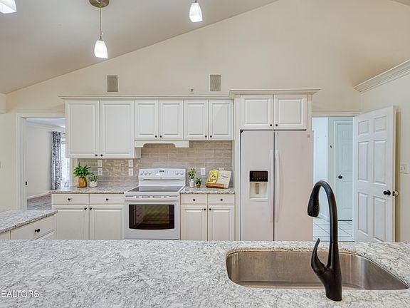 5th image of 5320 Windingbrooke Ln