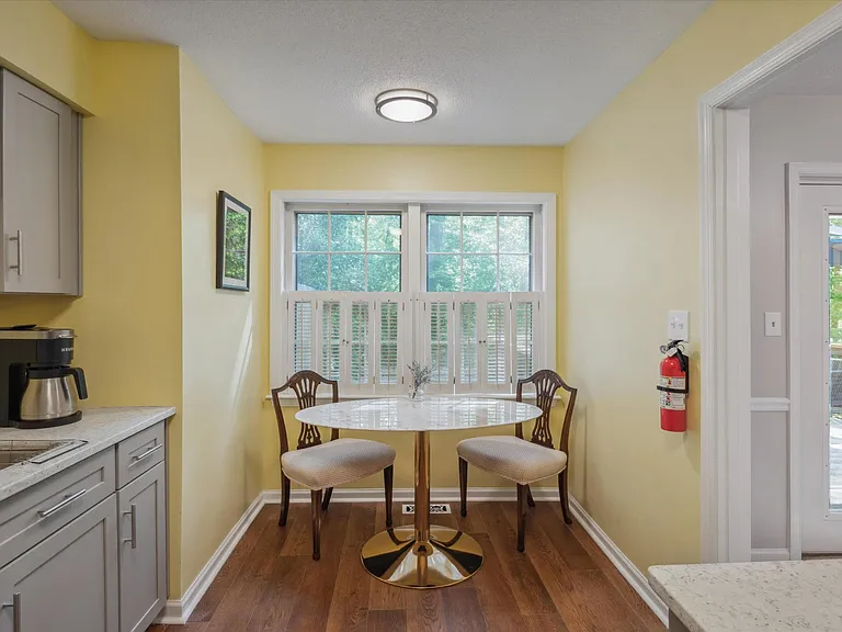 107 Barbary Ct — Photo 14
