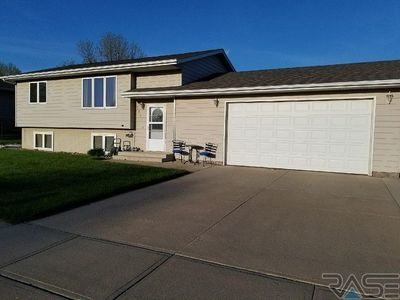 330 N James Ave, Tea, SD, 57064
