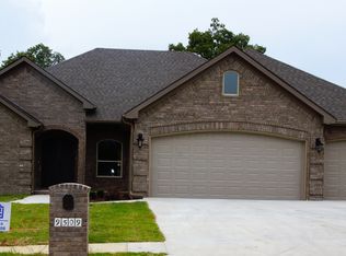 9509 Cliffside Dr, Sherwood, AR 72120