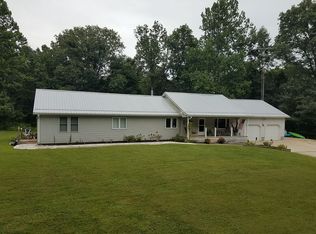 1663 N Cold Springs Rd, Bloomfield, IN 47424