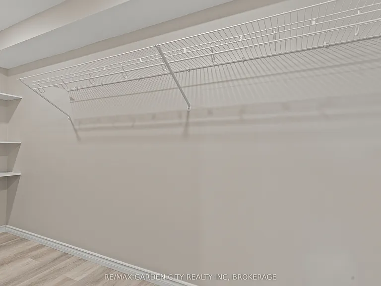 55 Kline Cres — Photo 28