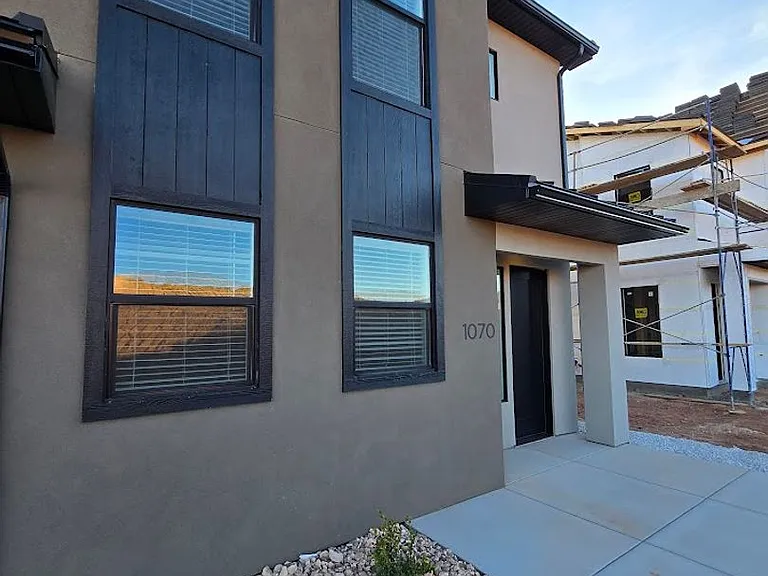 1070 W Albertine Ln — Photo 5